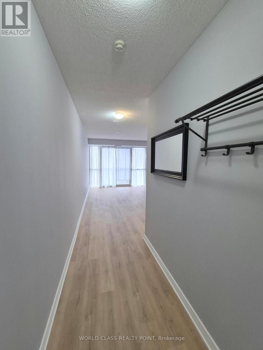 126 Simcoe Street — photo 16