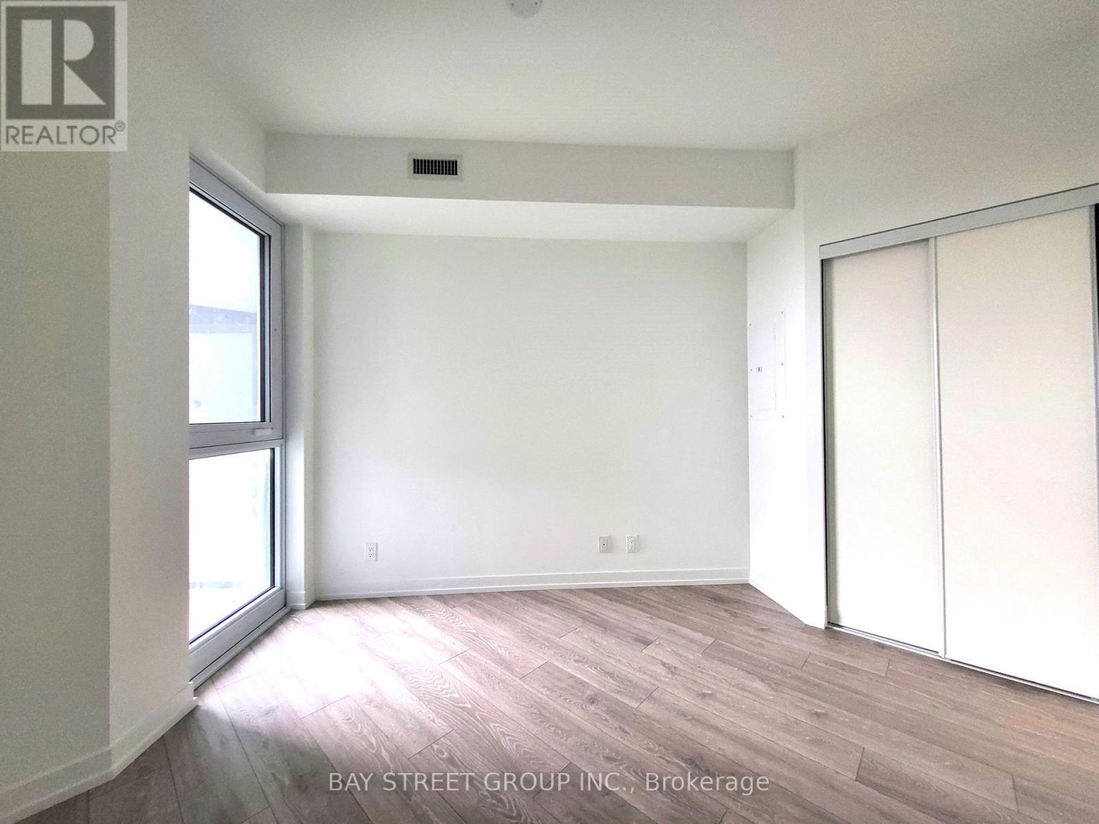 2020 Bathurst Street — photo 16