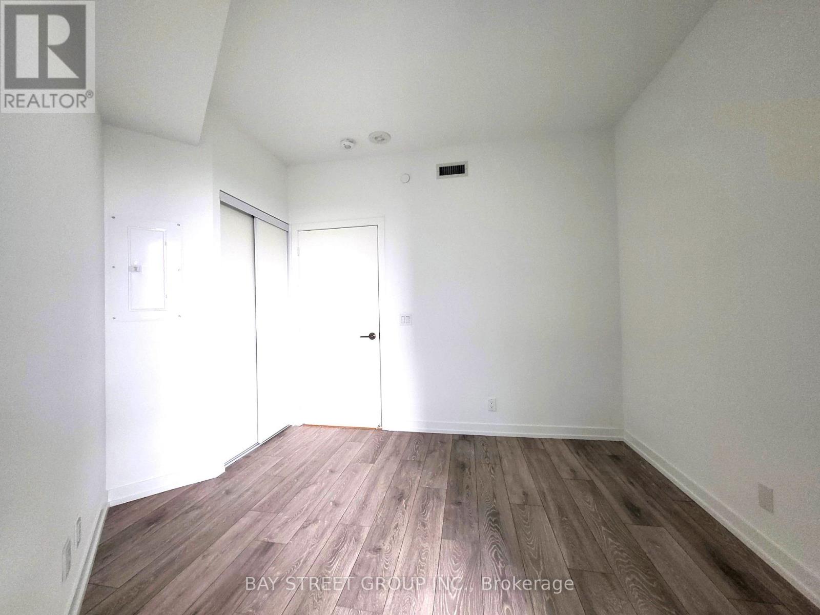 2020 Bathurst Street — photo 17