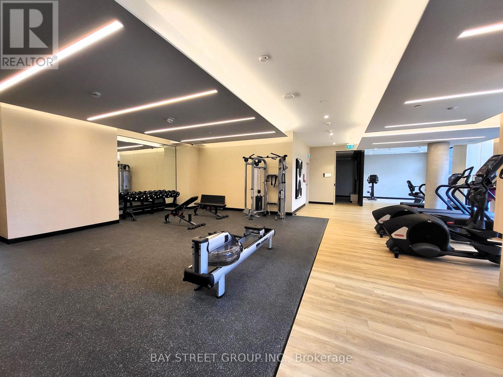 2020 Bathurst Street — photo 23