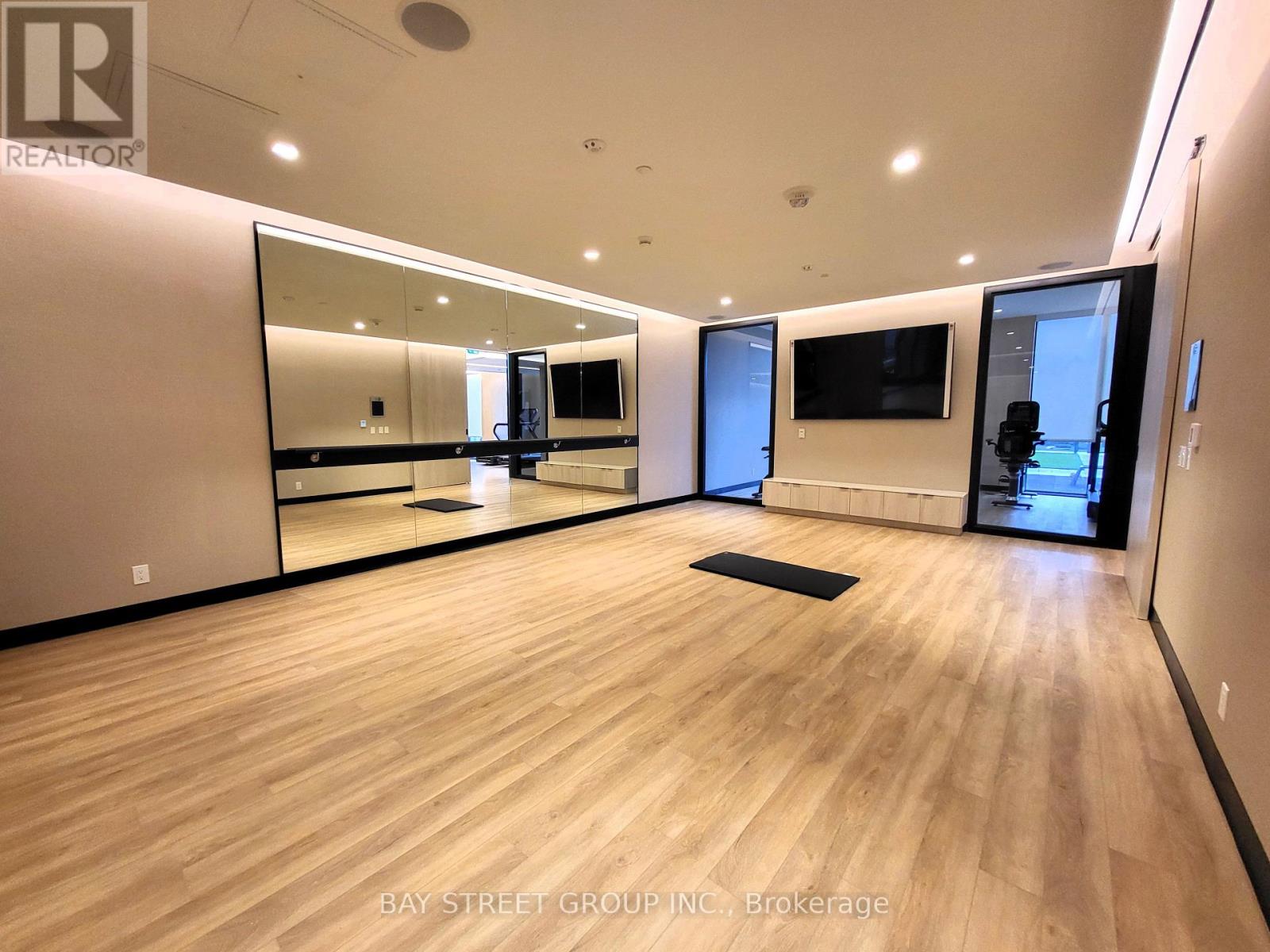 2020 Bathurst Street — photo 26