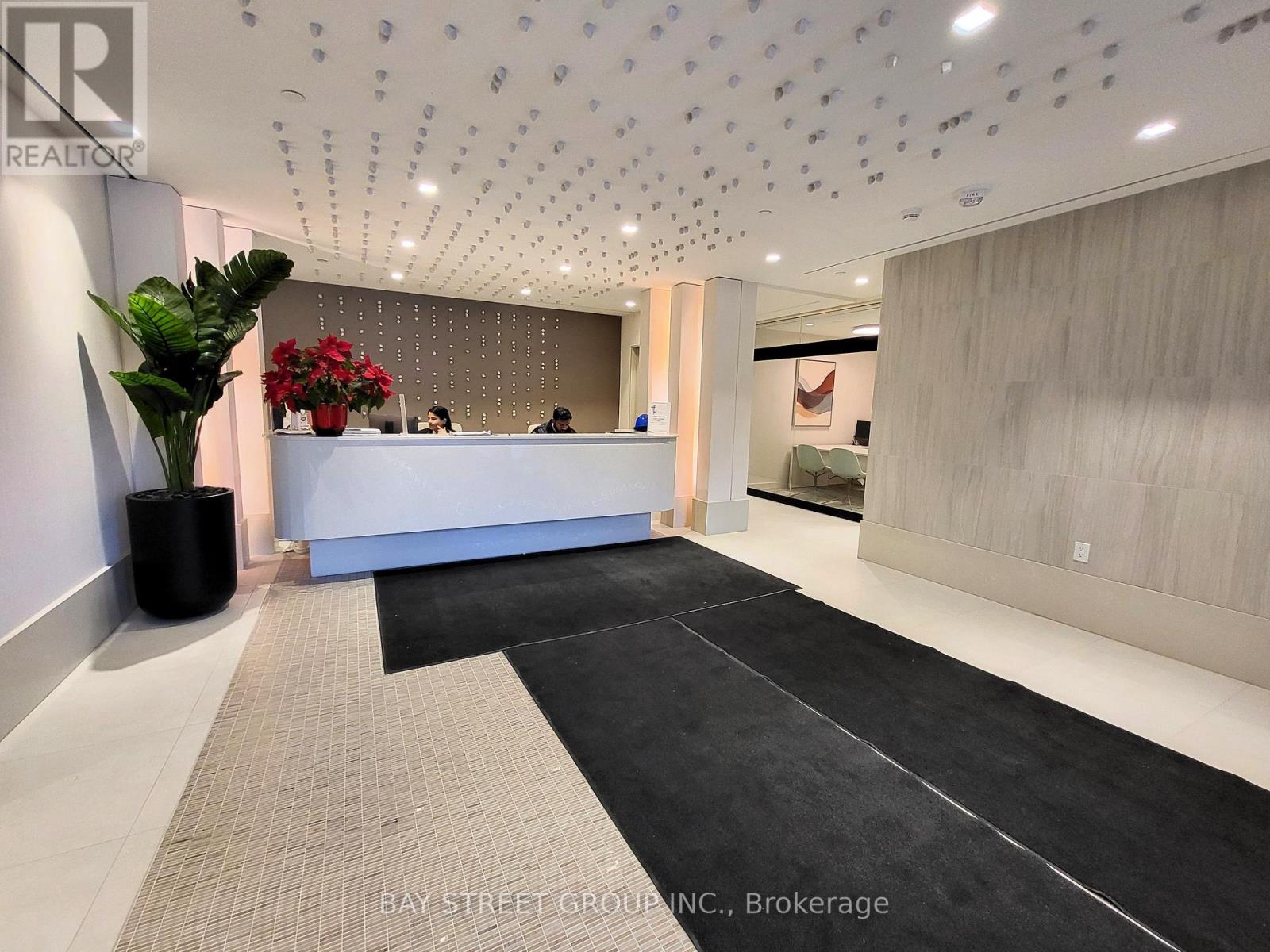 2020 Bathurst Street — photo 3