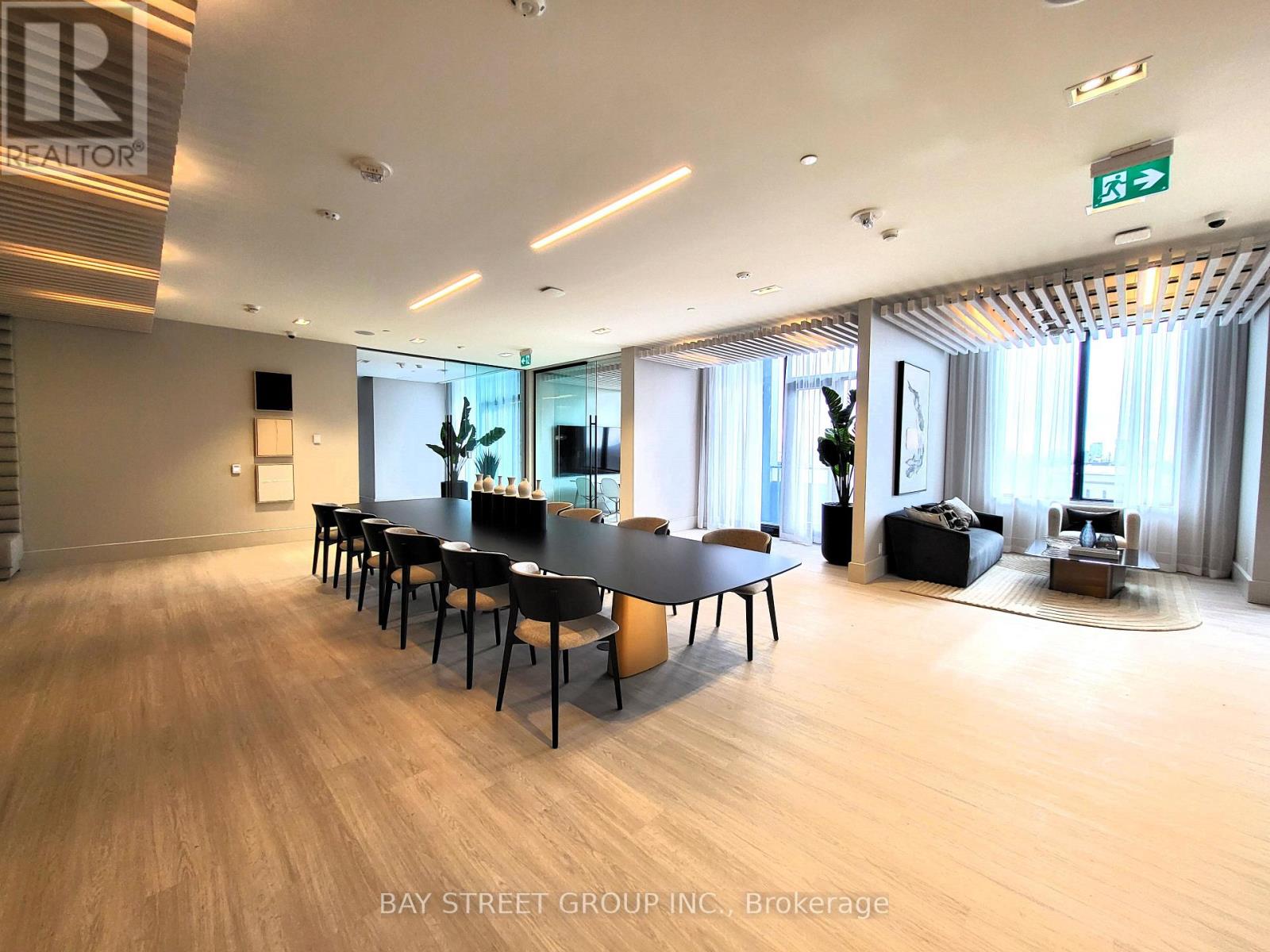 2020 Bathurst Street — photo 33