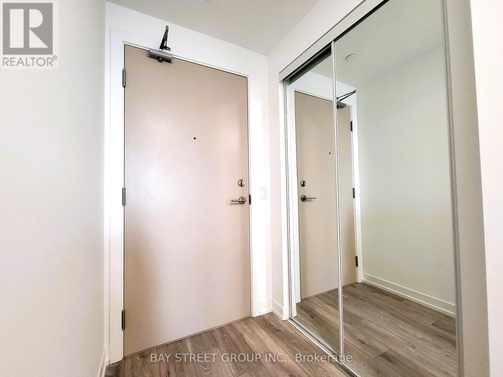 2020 Bathurst Street — photo 7
