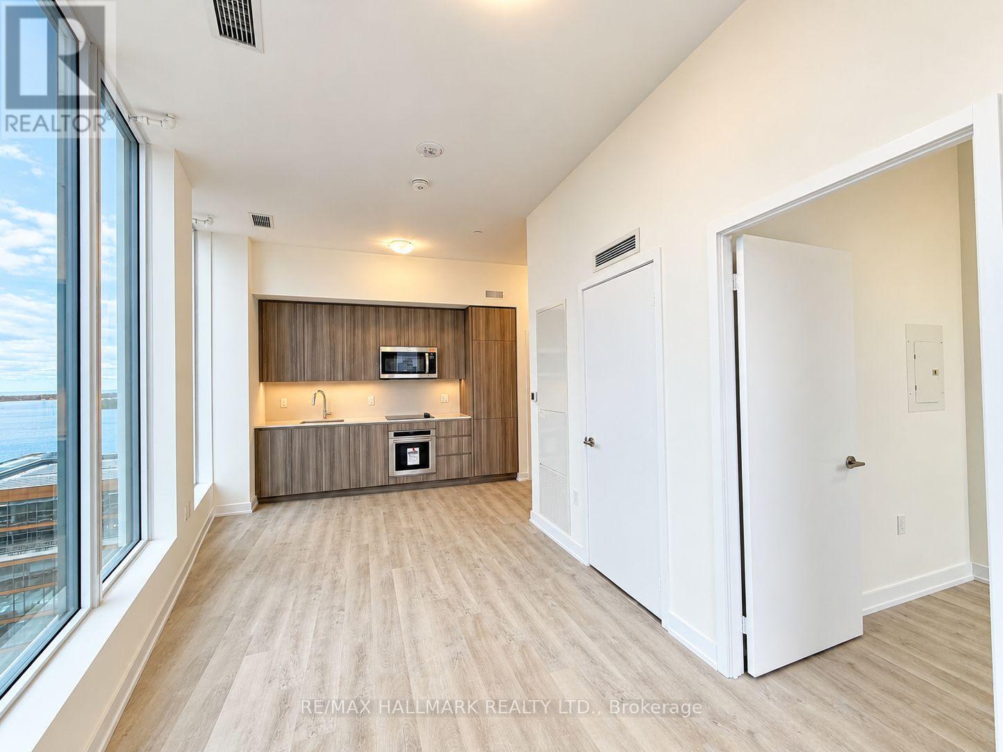 15 Richardson Street — photo 12