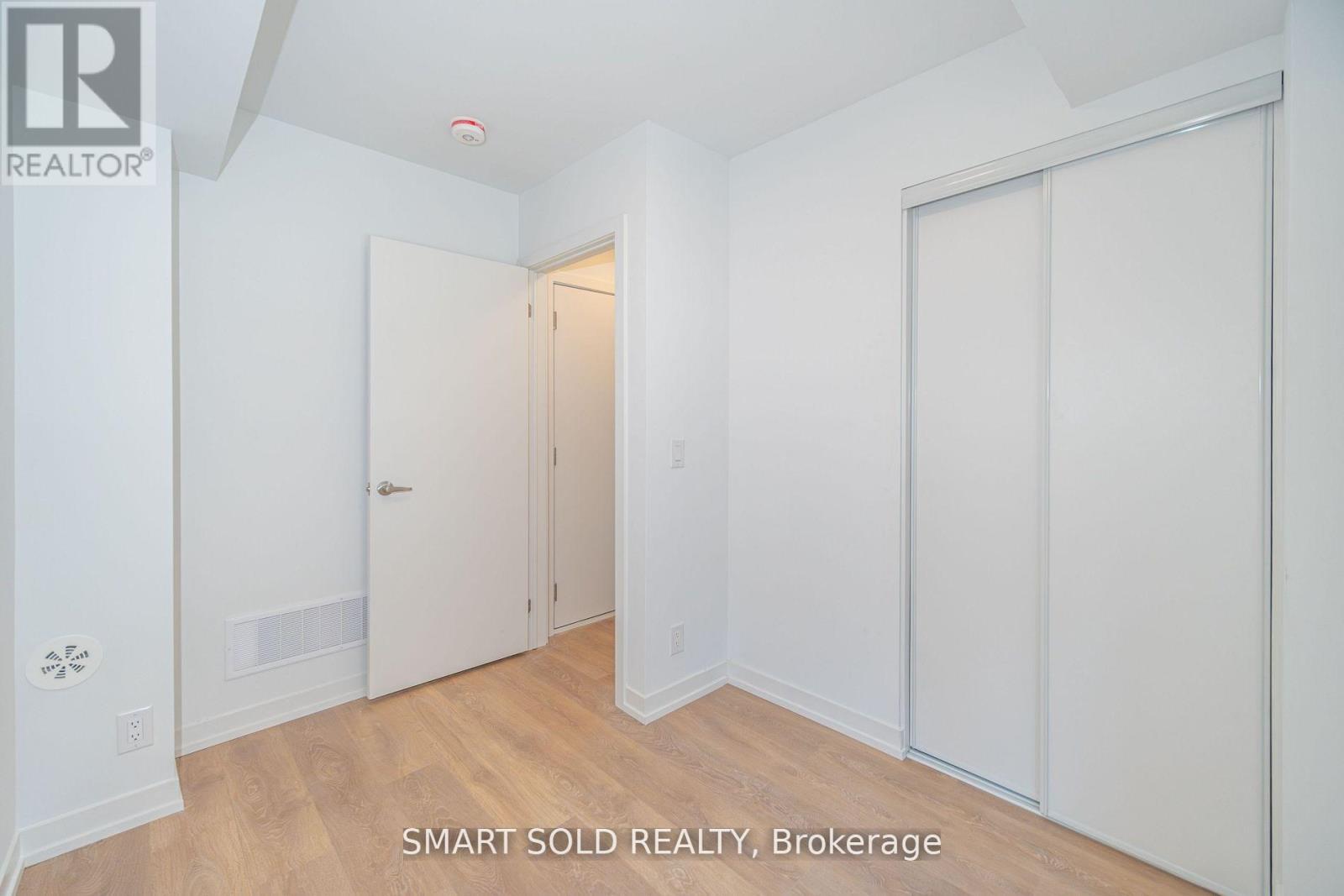 29 Spruce Pines Crescent — photo 12
