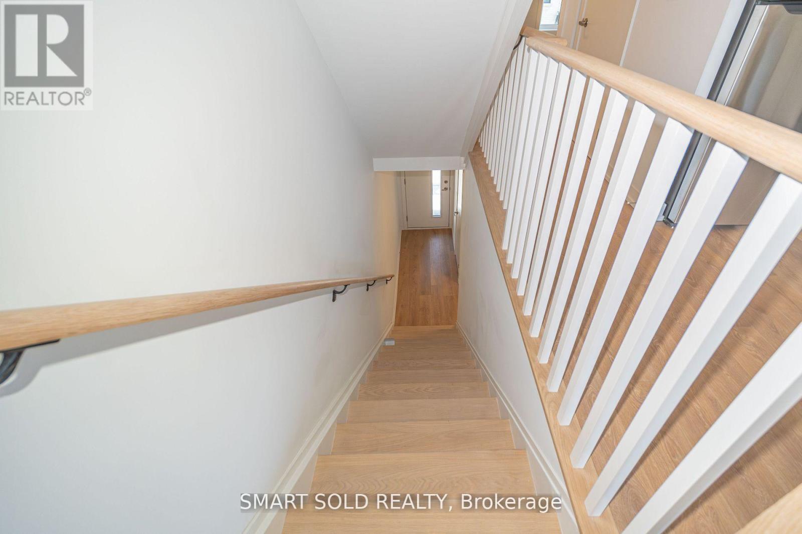 29 Spruce Pines Crescent — photo 13