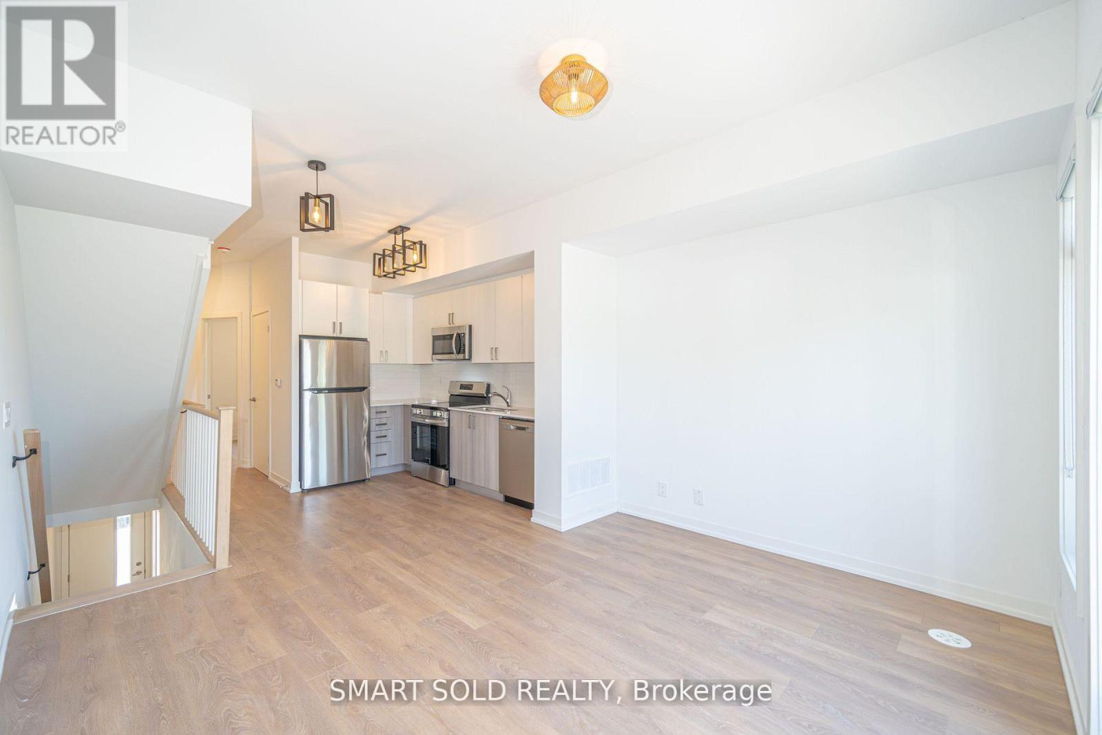 29 Spruce Pines Crescent — photo 15