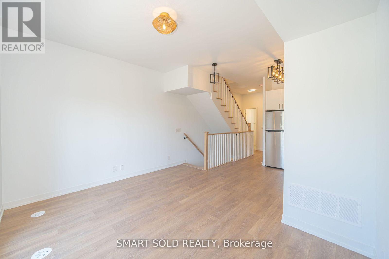 29 Spruce Pines Crescent — photo 16
