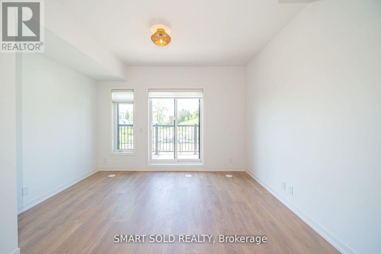29 Spruce Pines Crescent — photo 17