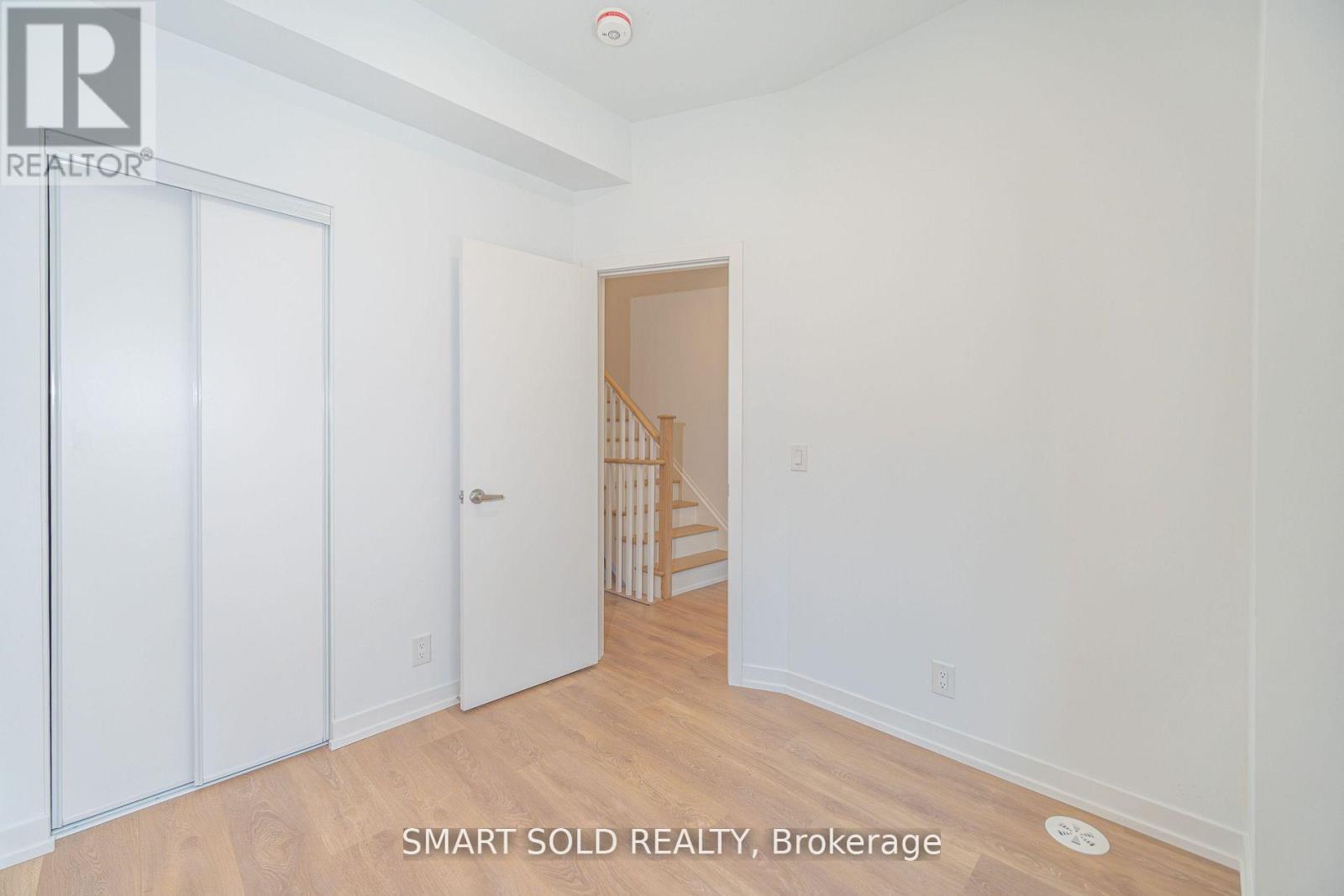 29 Spruce Pines Crescent — photo 23