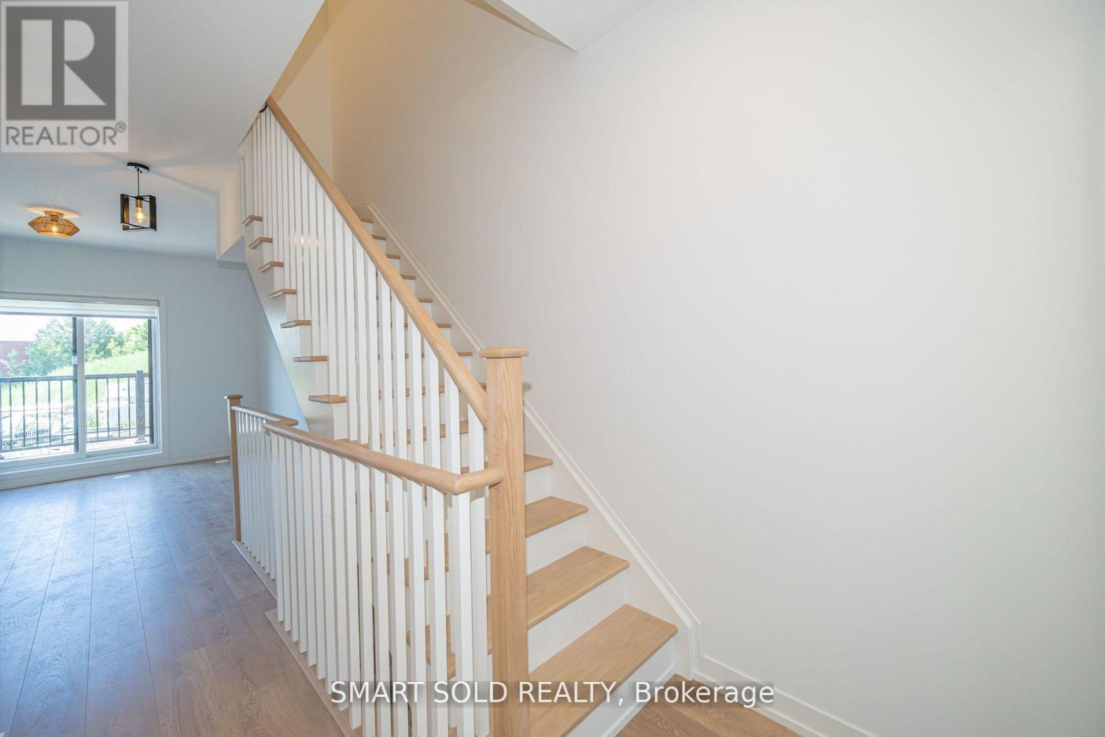 29 Spruce Pines Crescent — photo 24