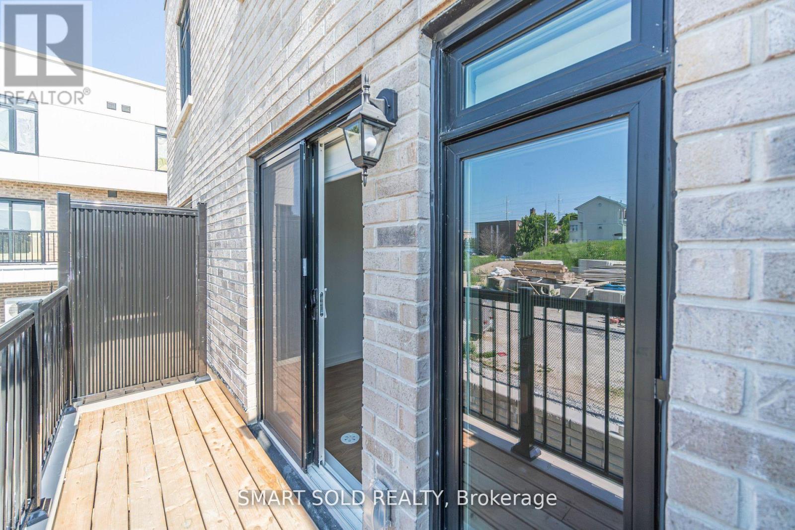 29 Spruce Pines Crescent — photo 35