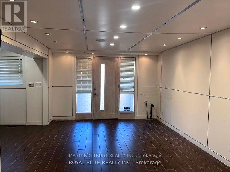 89 Finch Avenue East, Toronto, ON photo 3