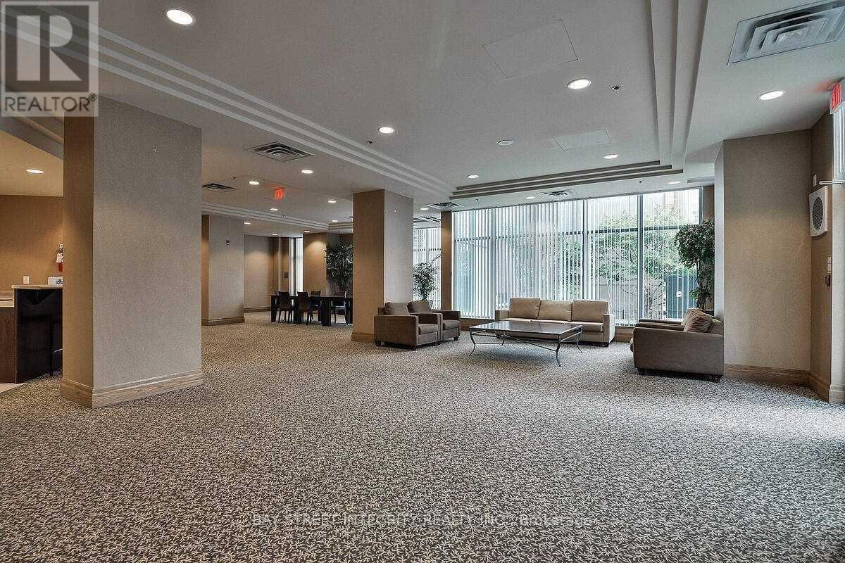 5508 Yonge Street — photo 18
