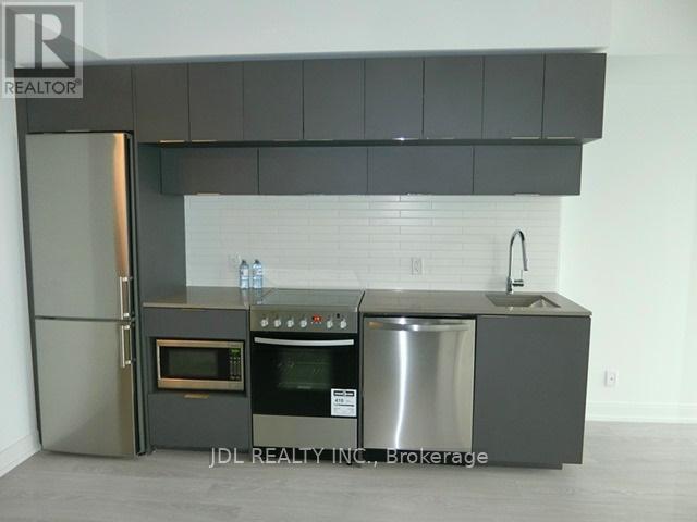 181 Dundas Street East — photo 8