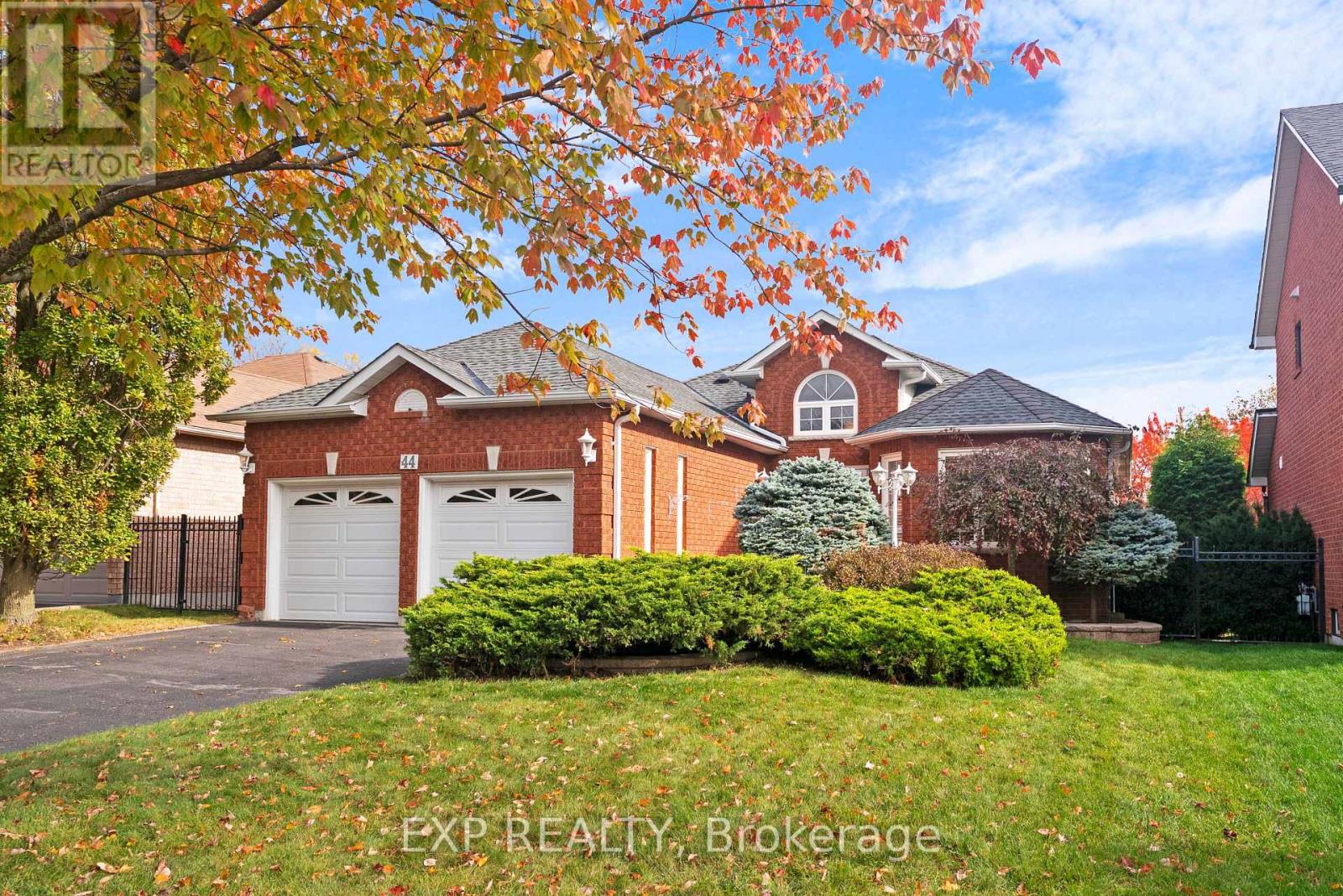 44 Finnegan Place, Whitby, ON photo 3
