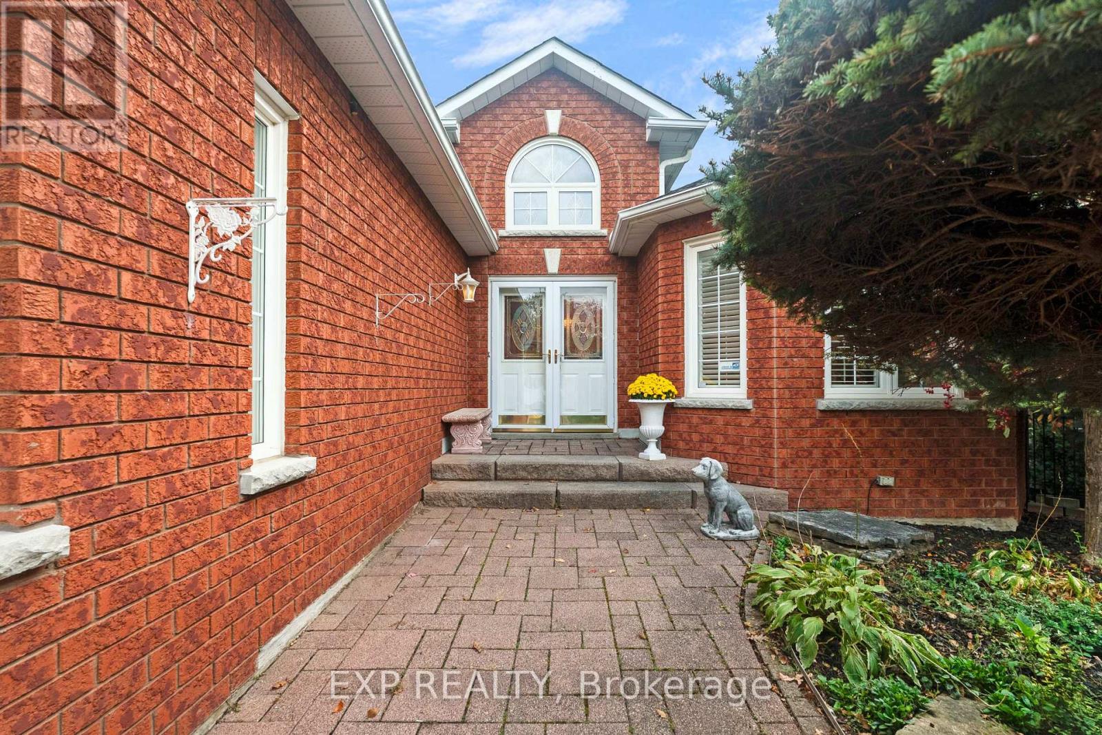 44 Finnegan Place, Whitby, ON photo 6