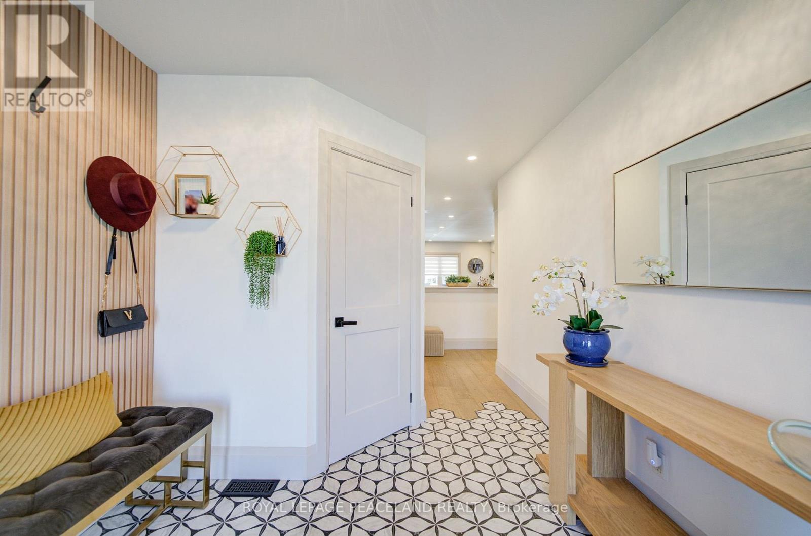 21 DON HADDEN CRESCENT - 10