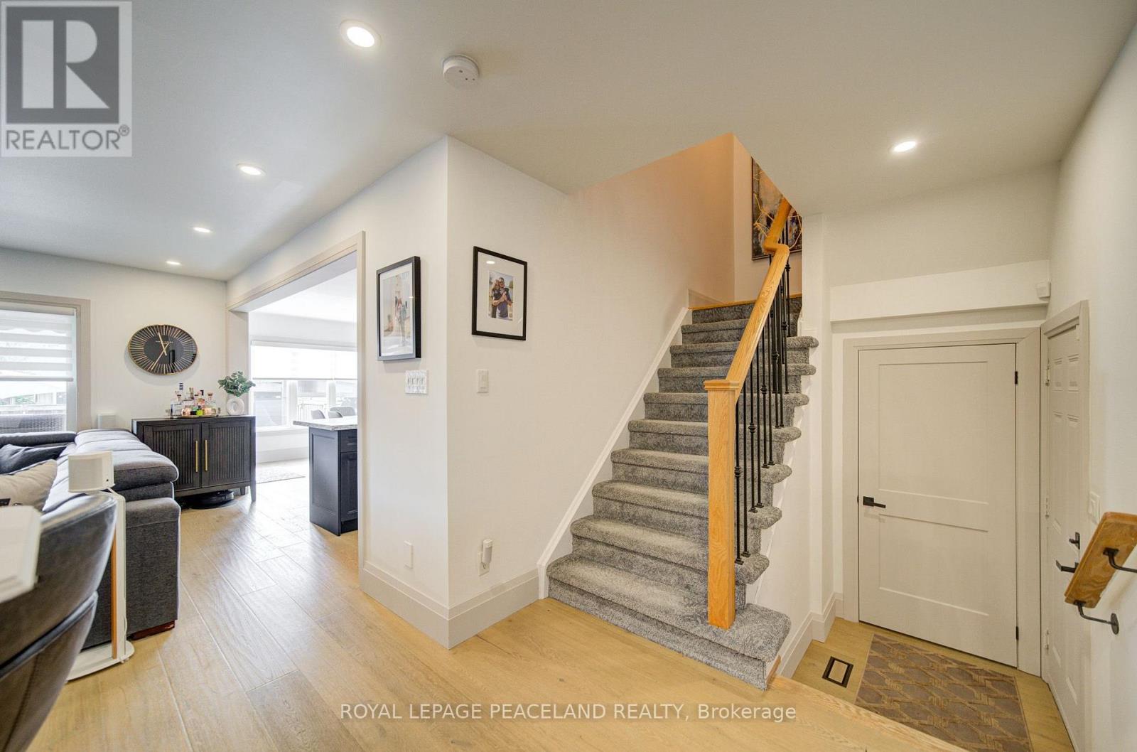 21 DON HADDEN CRESCENT - 12