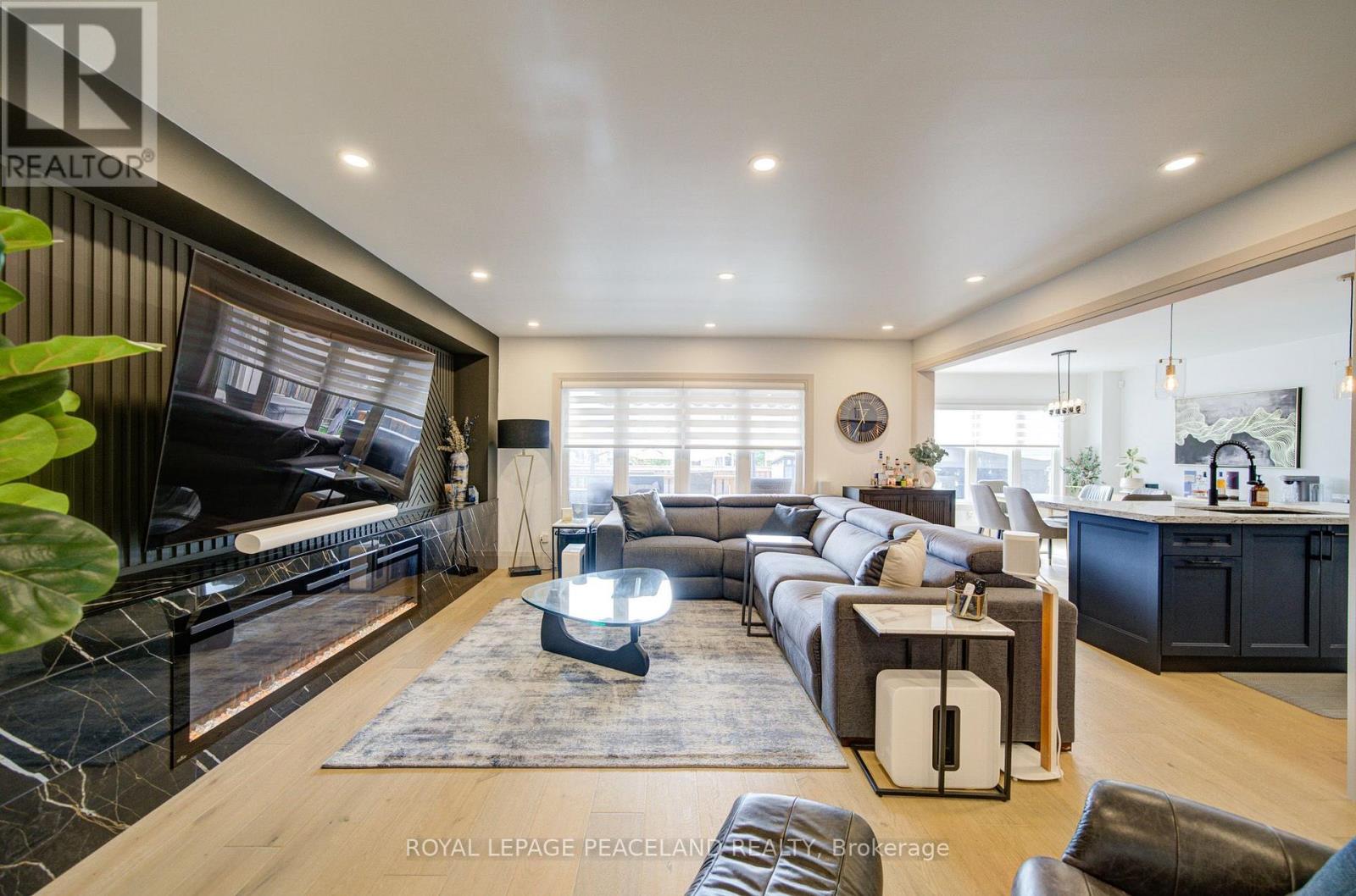 21 DON HADDEN CRESCENT - 15