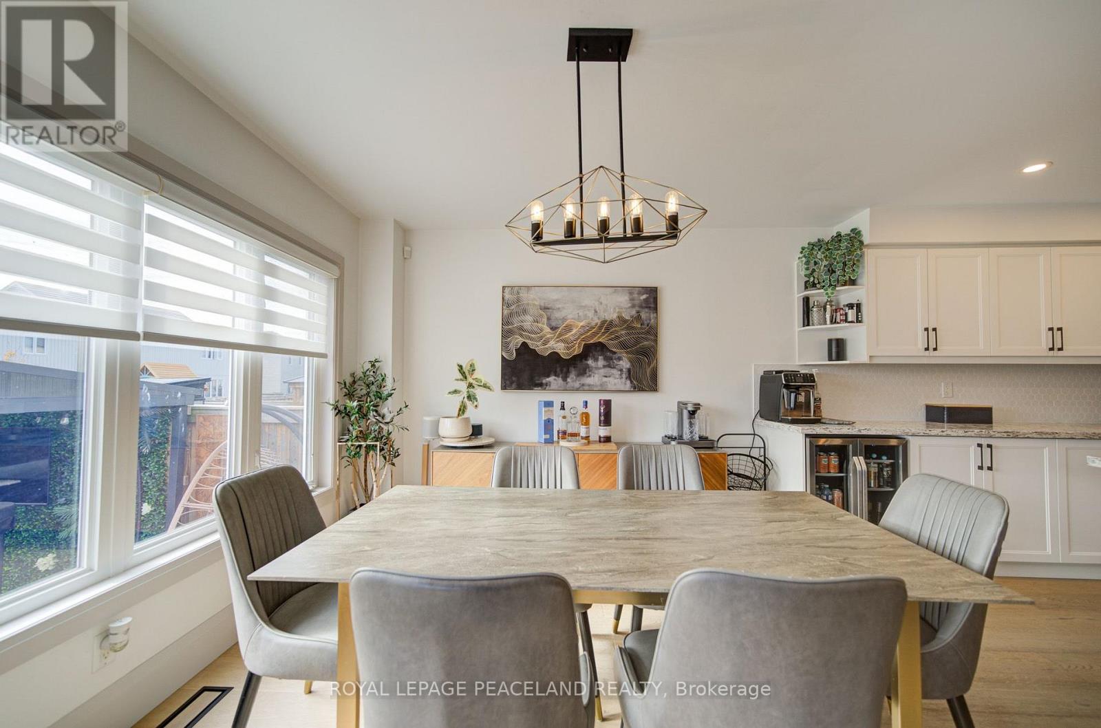 21 DON HADDEN CRESCENT - 21