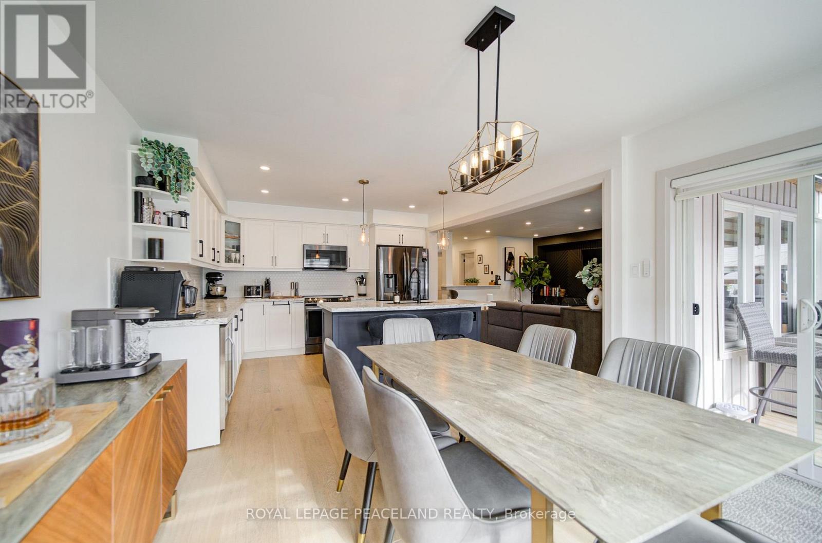21 DON HADDEN CRESCENT - 23