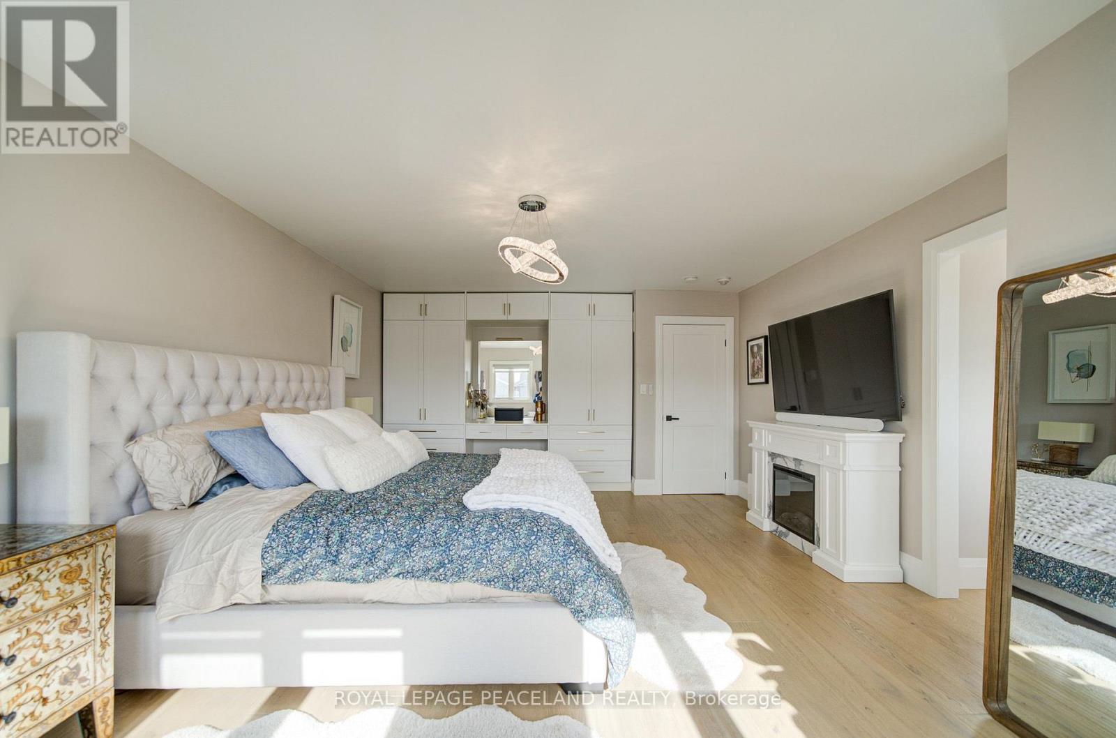 21 DON HADDEN CRESCENT - 37