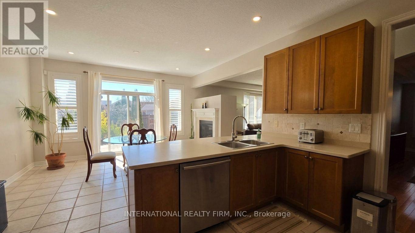 30 O'Hara Crescent Southeast, Richmond Hill, ON photo 13