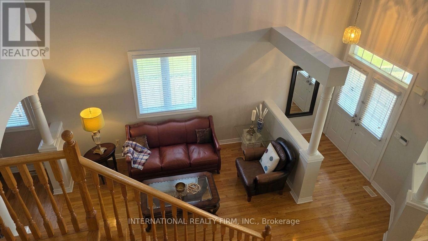 30 O'Hara Crescent Southeast, Richmond Hill, ON photo 8