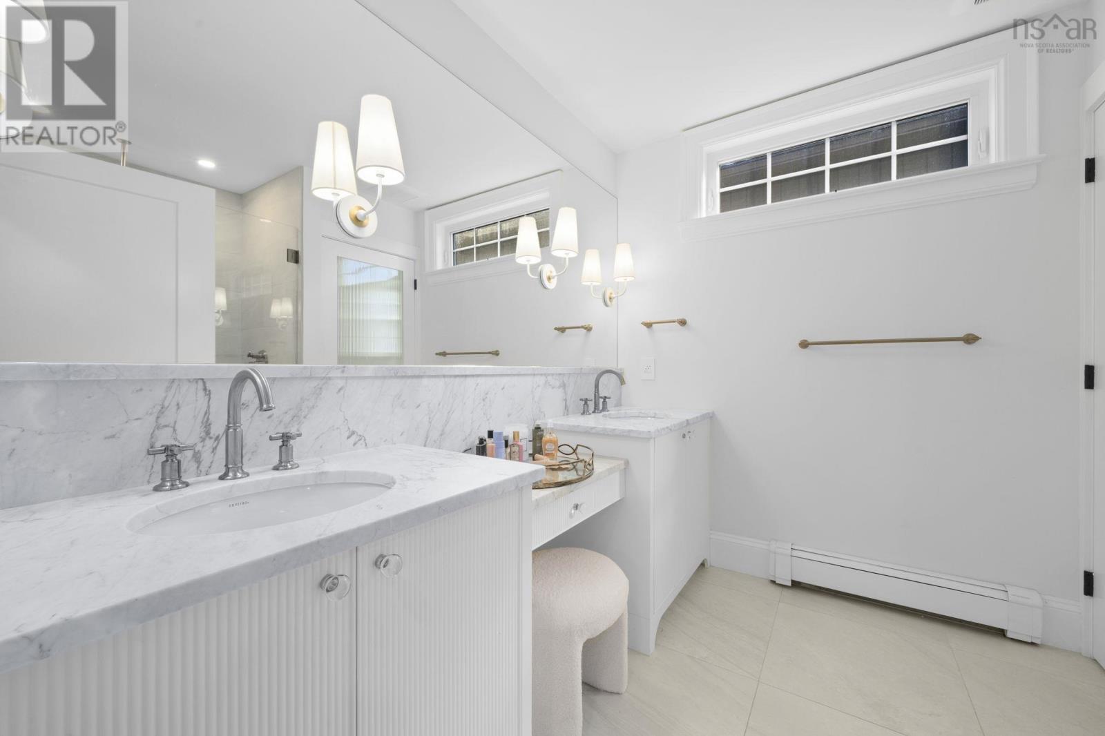 6029 Inglis Street - 24