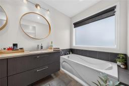47 Bannerman Avenue, Winnipeg, MB R2W0S9 Photo 31