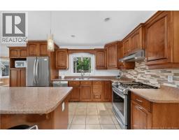 Living room - 102 Fortune, Dieppe, NB E1A8T7 Photo 10