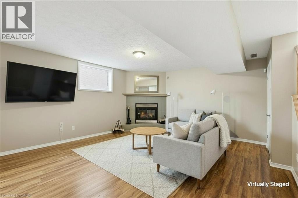 102 Cove Crescent — photo 23