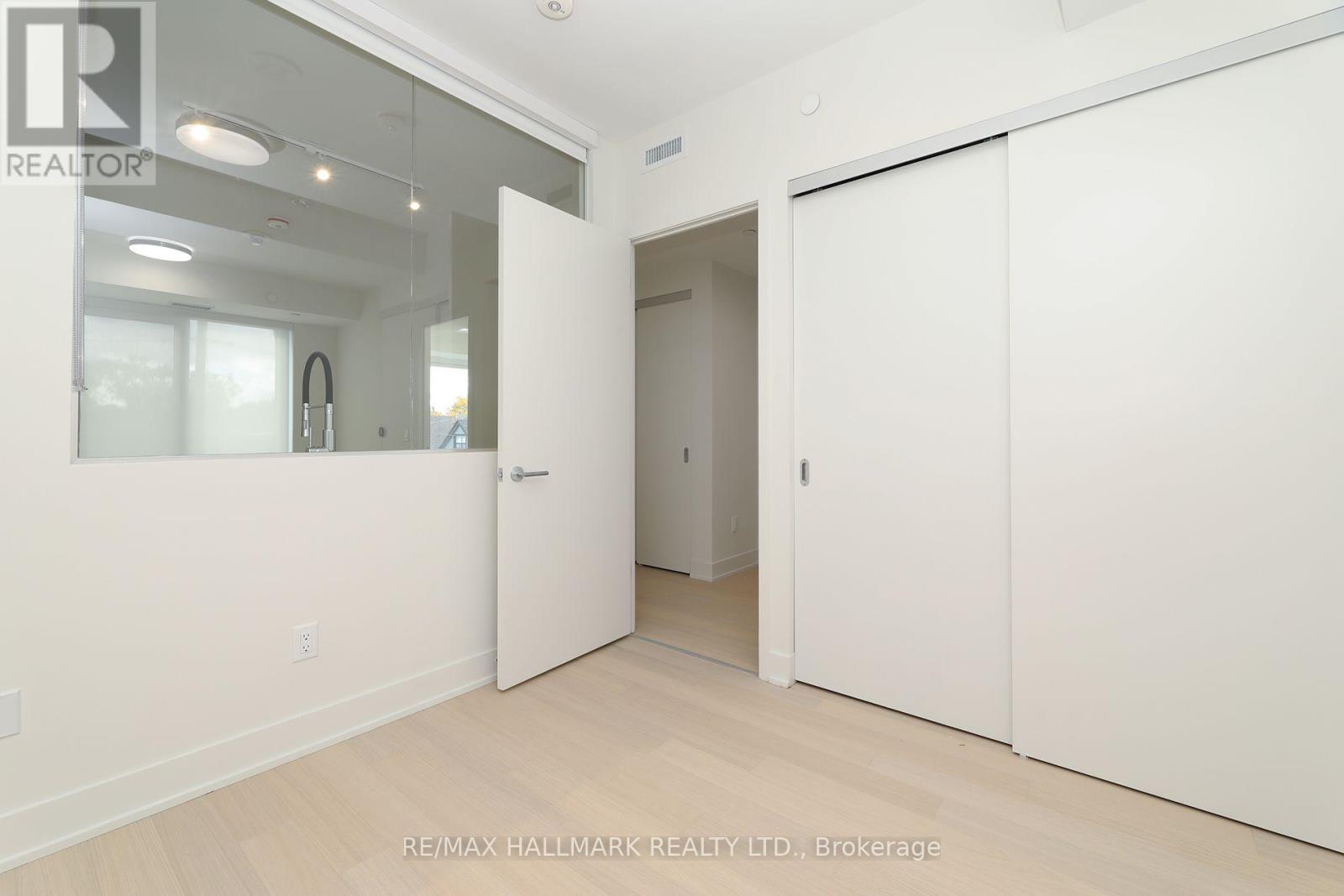 322 Dupont Street — photo 10