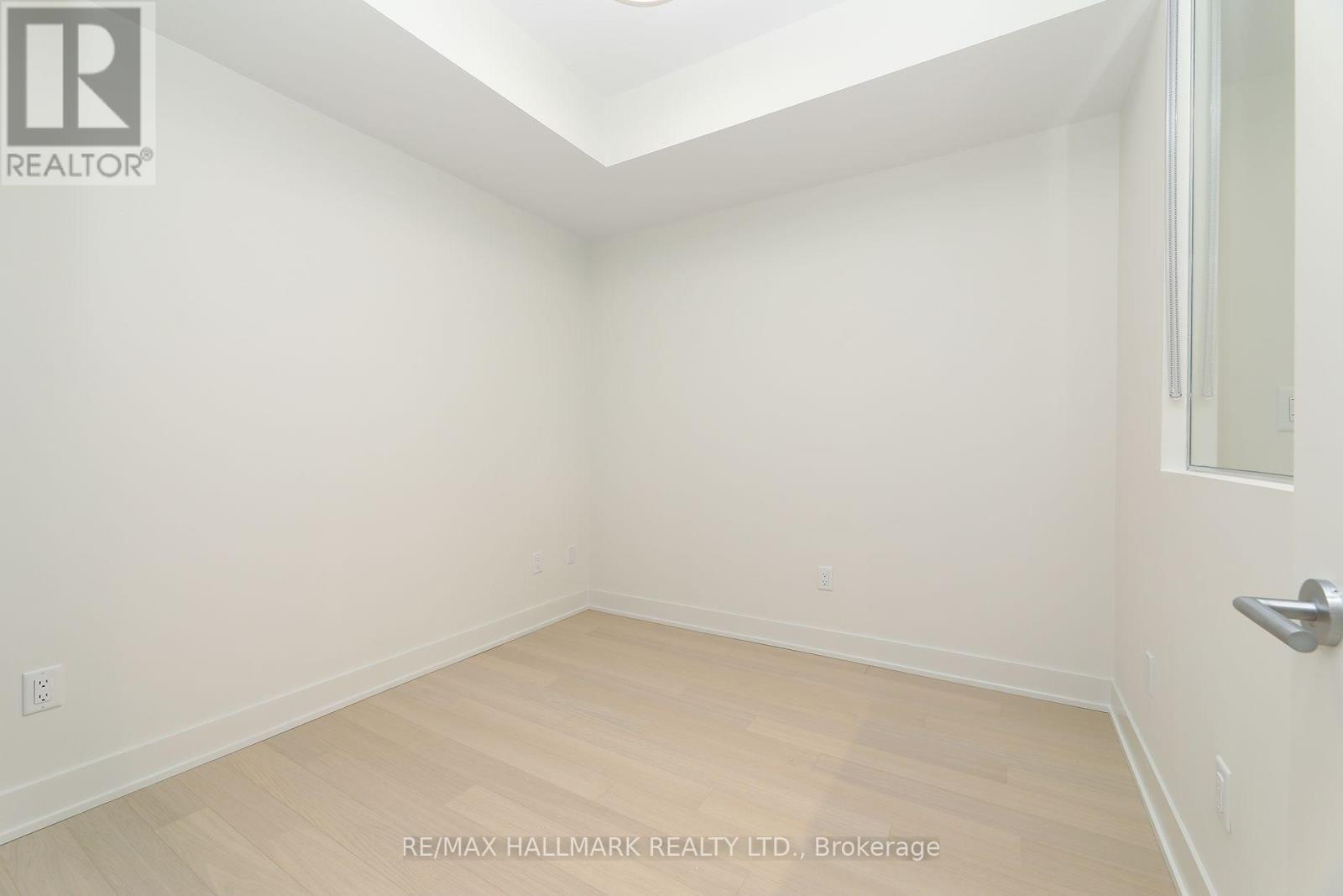 322 Dupont Street — photo 11