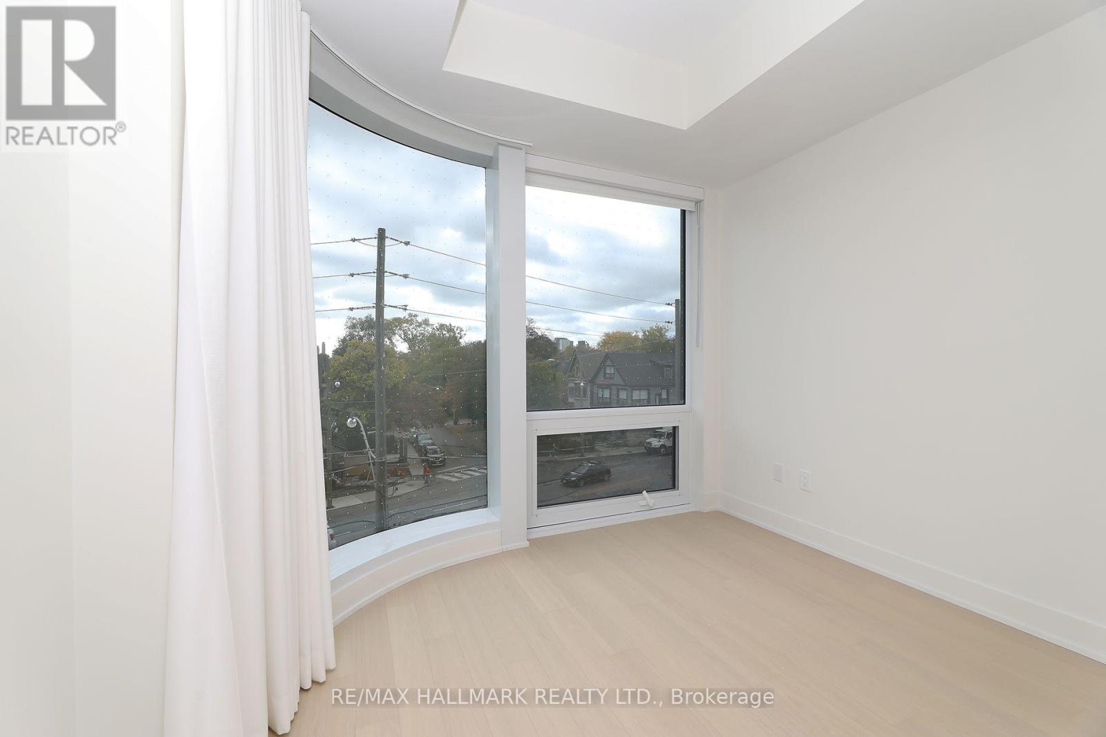 322 Dupont Street — photo 19