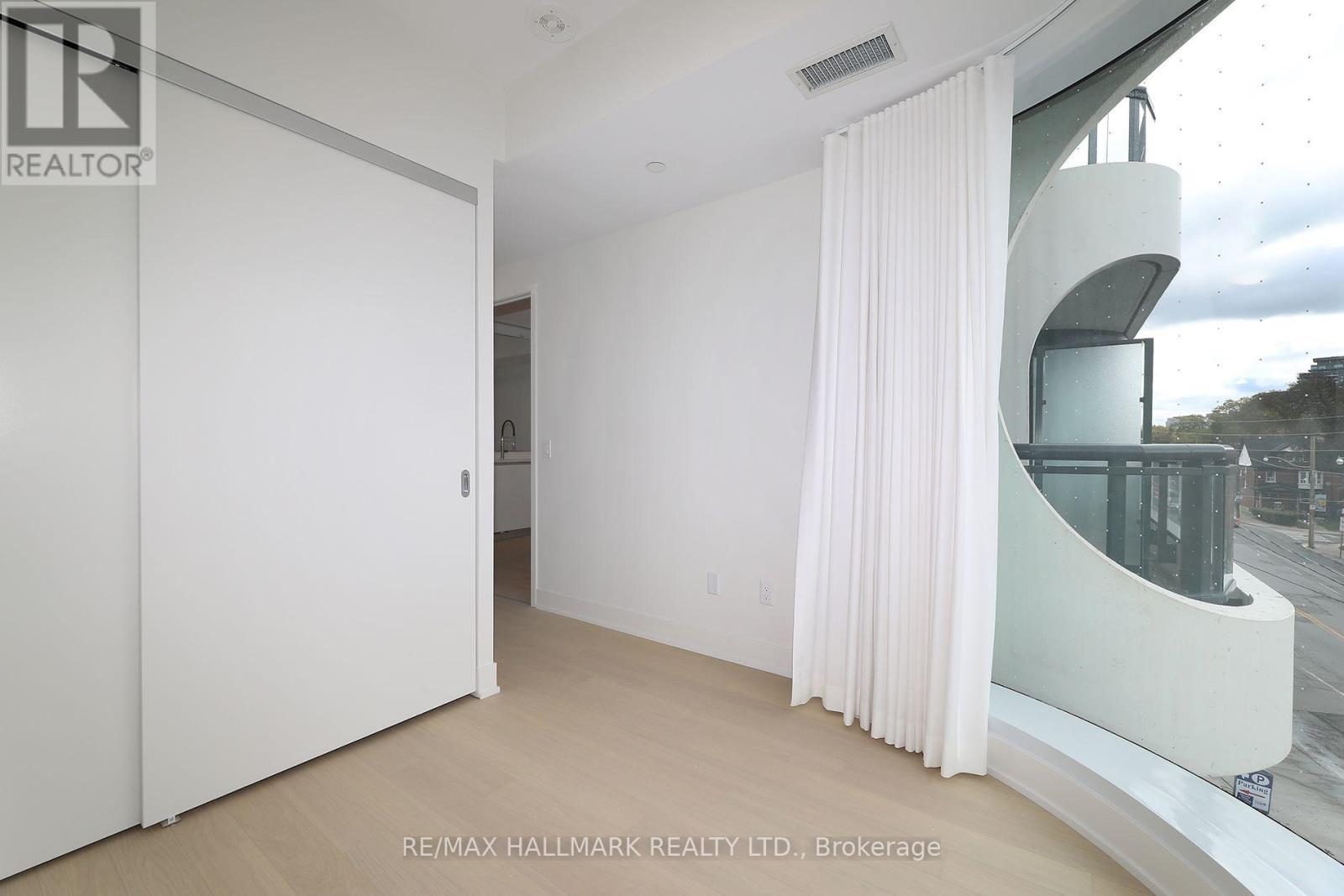 322 Dupont Street — photo 20