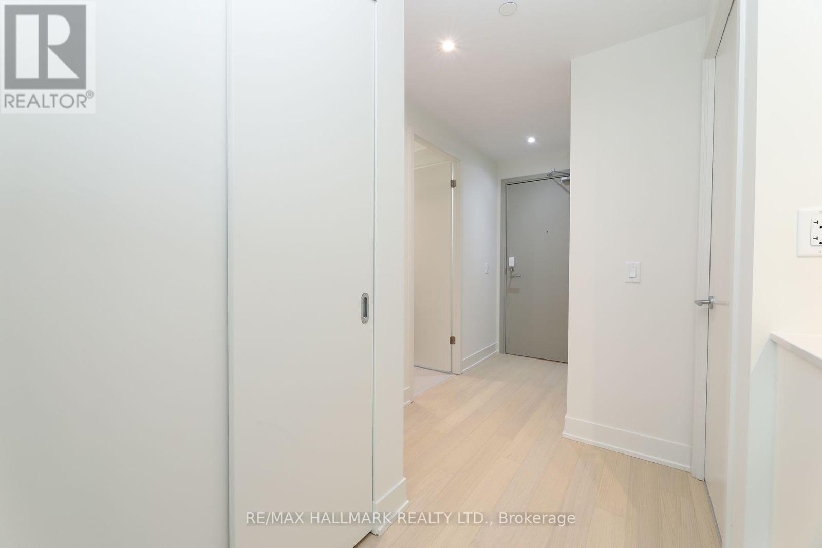 322 Dupont Street — photo 3