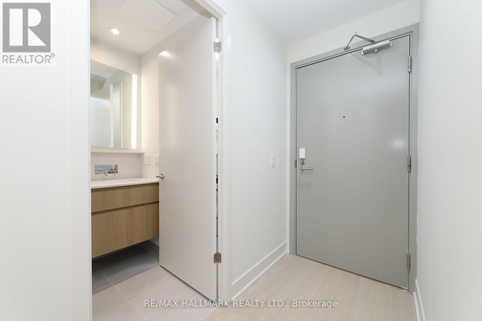 322 Dupont Street — photo 4