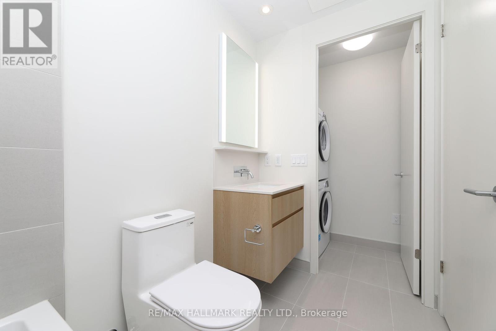 322 Dupont Street — photo 7