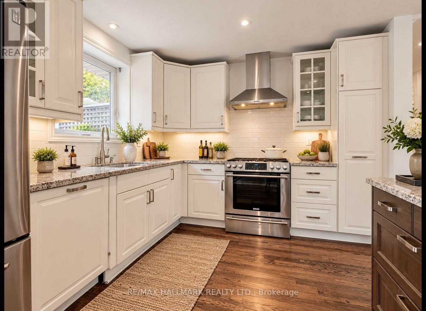 19 Brookwood Court, Toronto, ON photo 4