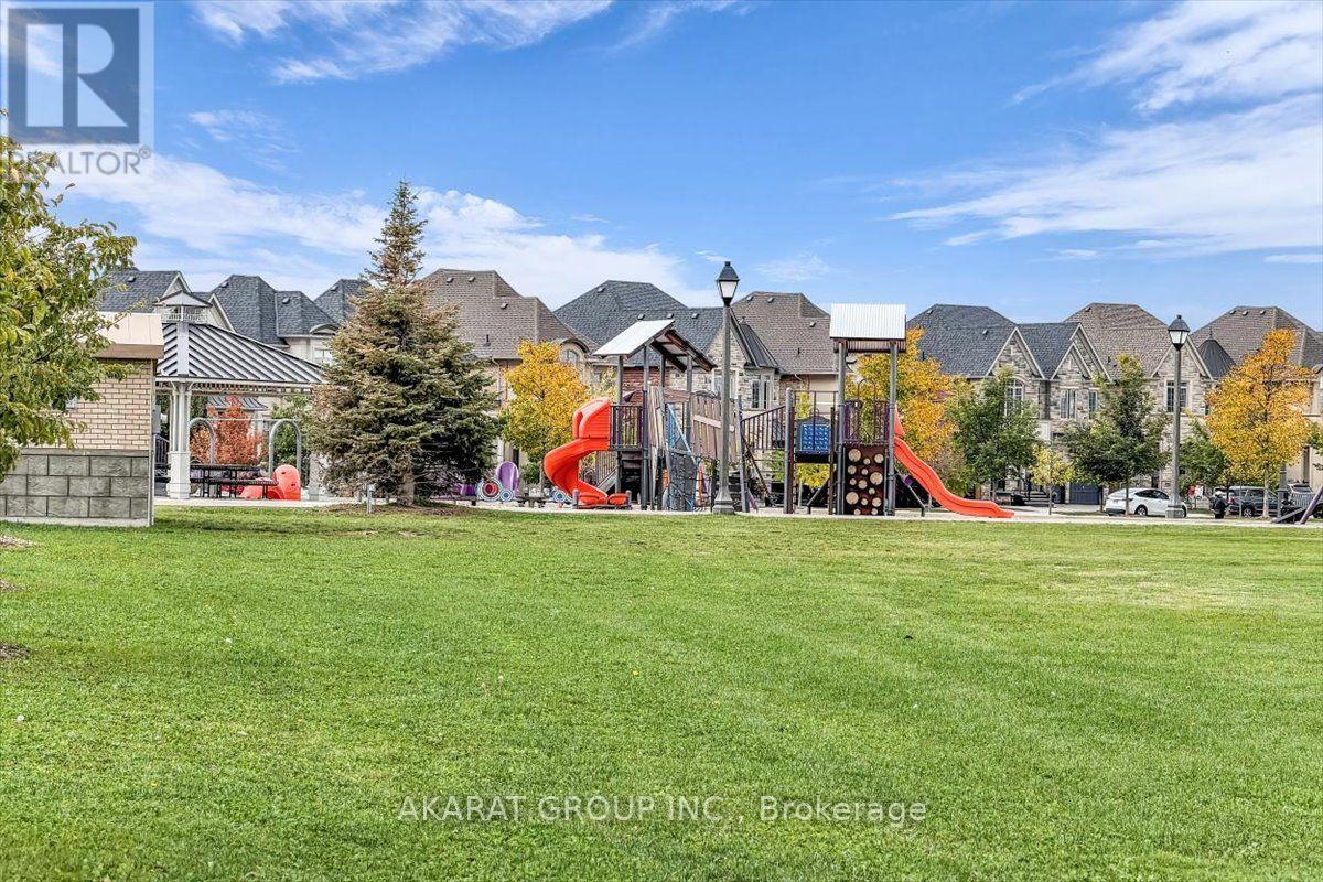 128 Grovewood Common — photo 39