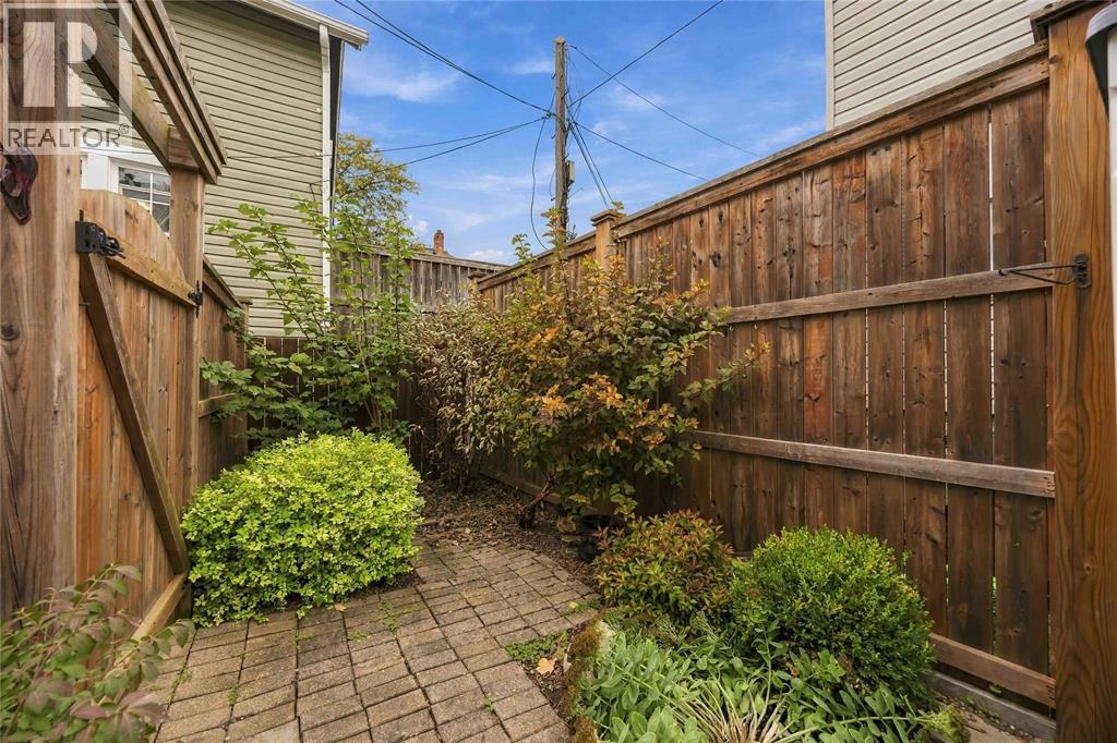230 Ontario Street — photo 28