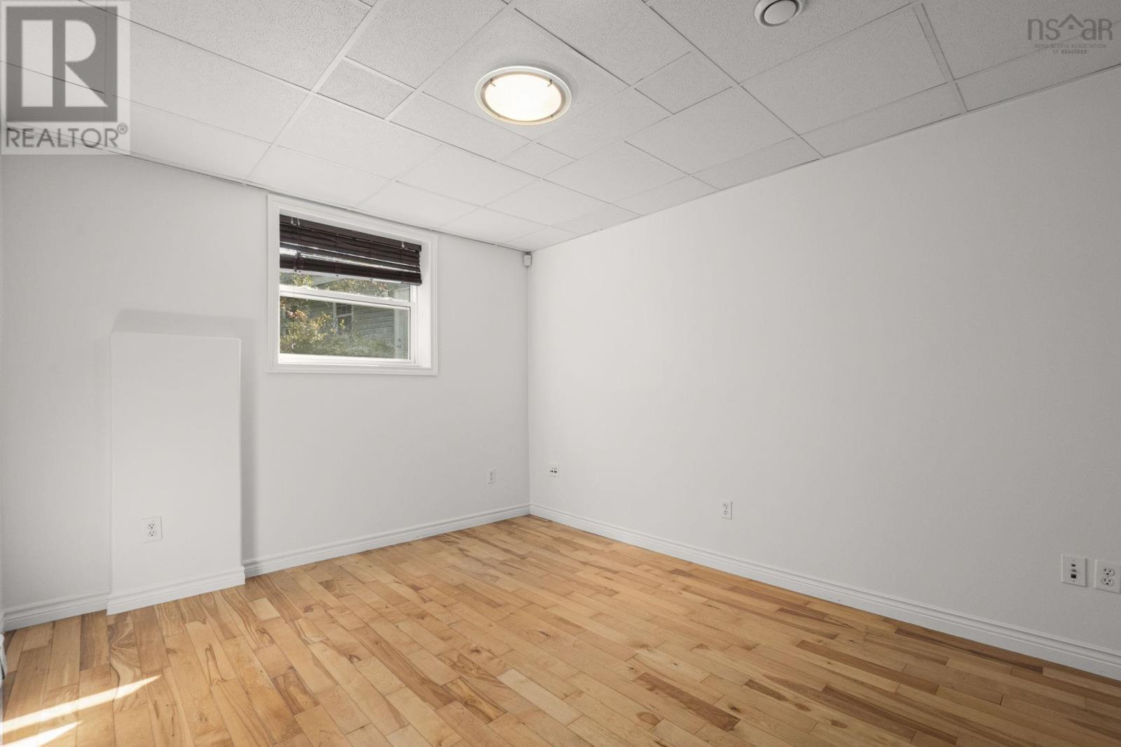 521 Piggott Avenue - 30