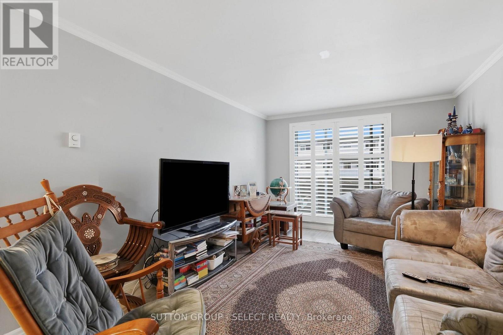 1102 Jalna Boulevard — photo 13
