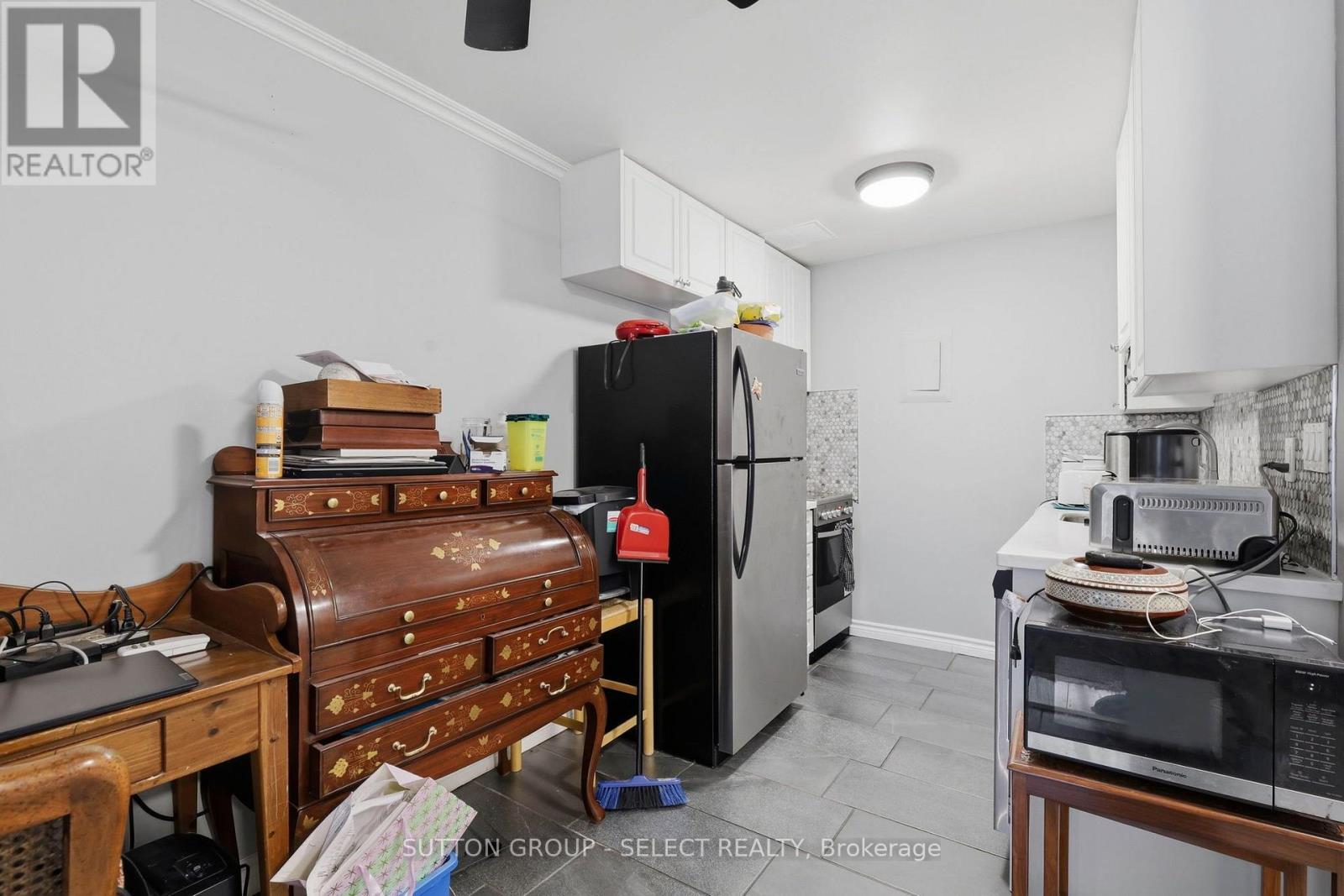 1102 Jalna Boulevard — photo 16