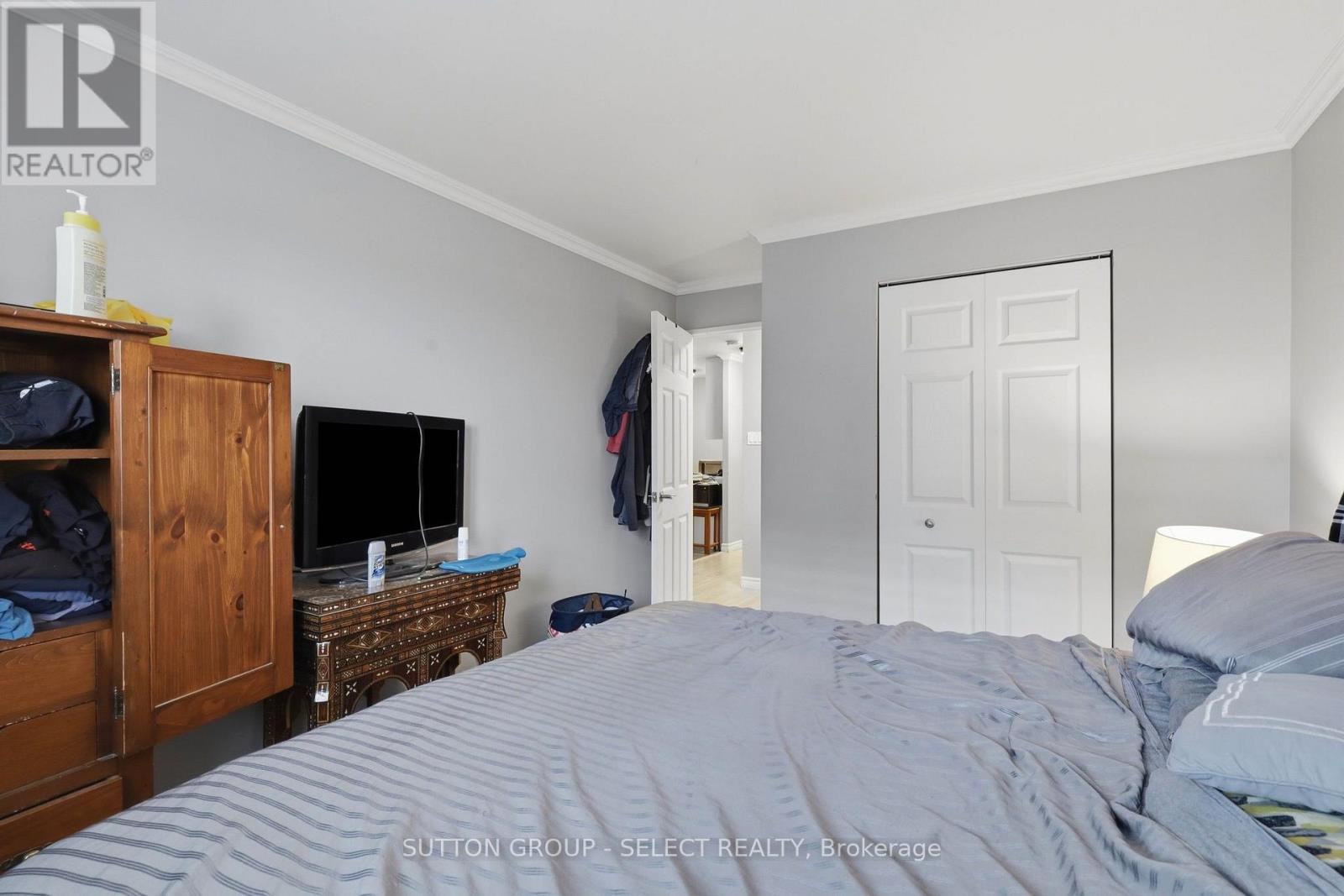 1102 Jalna Boulevard — photo 23