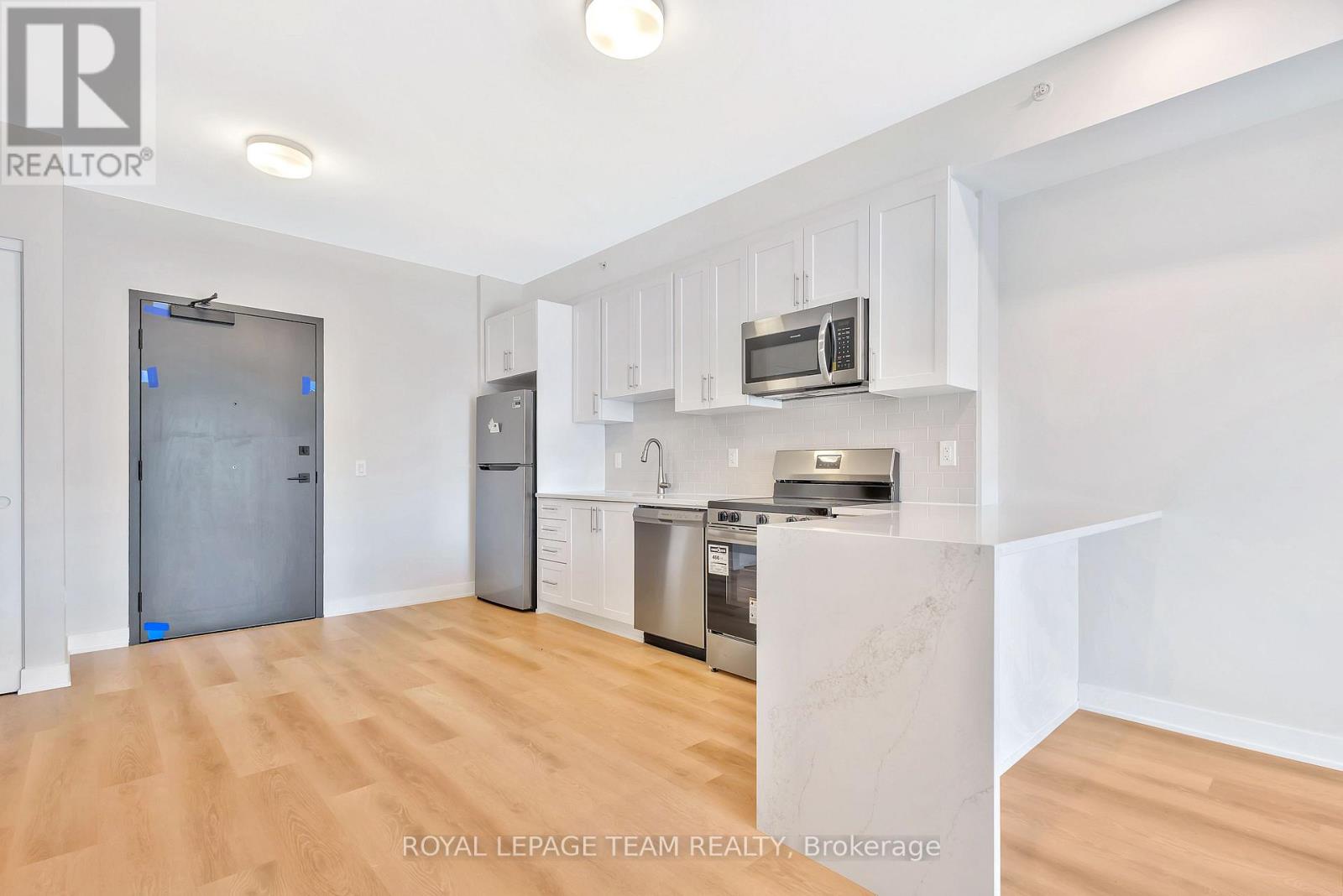 2370 Tenth Line Road — photo 16