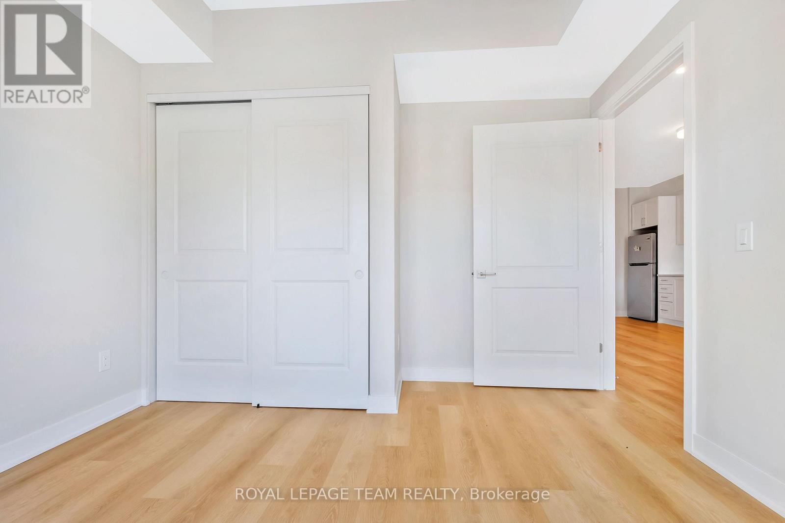 2370 Tenth Line Road — photo 23